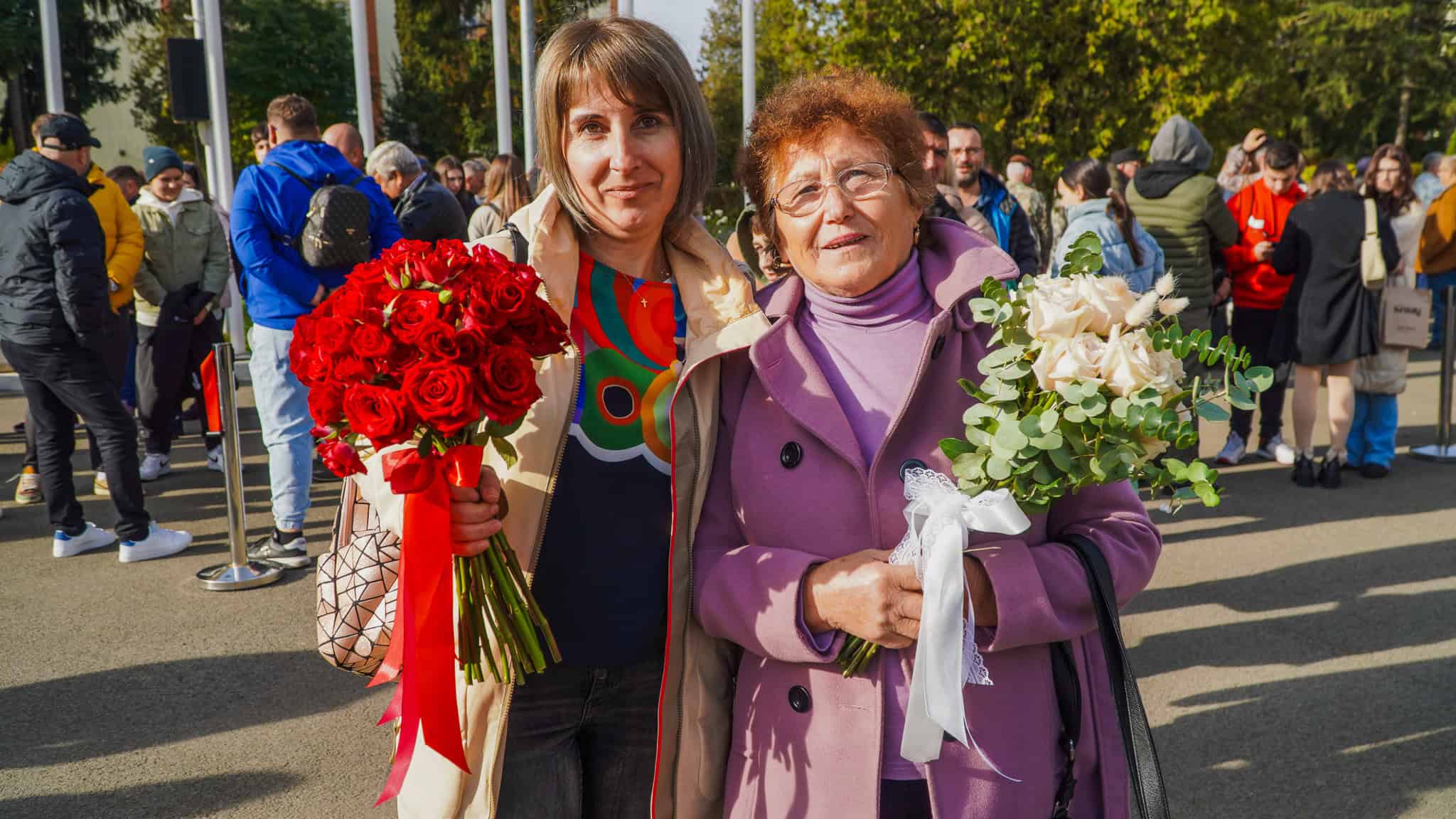 Zi importantă pentru sute de studenți de la AFT Sibiu. Părinții și bunicii, emoționați până la lacrimi (video, foto)