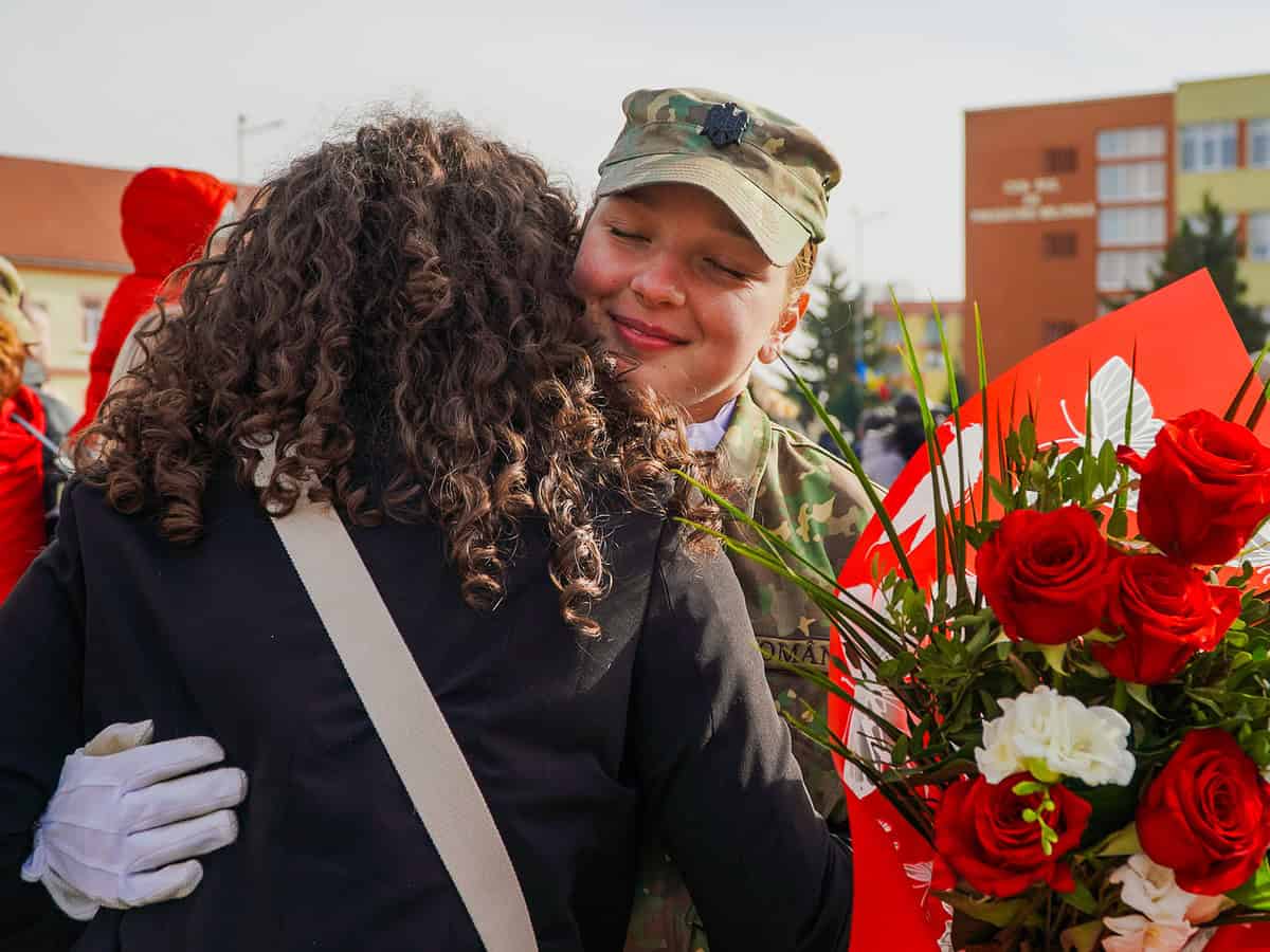 Zi importantă pentru sute de studenți de la AFT Sibiu. Părinții și bunicii, emoționați până la lacrimi (video, foto)