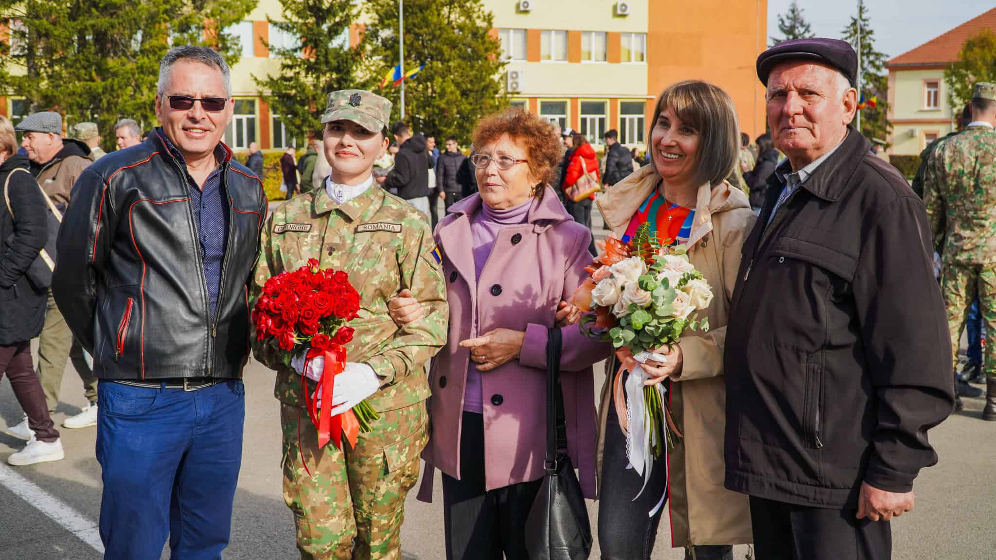 Zi importantă pentru sute de studenți de la AFT Sibiu. Părinții și bunicii, emoționați până la lacrimi (video, foto)