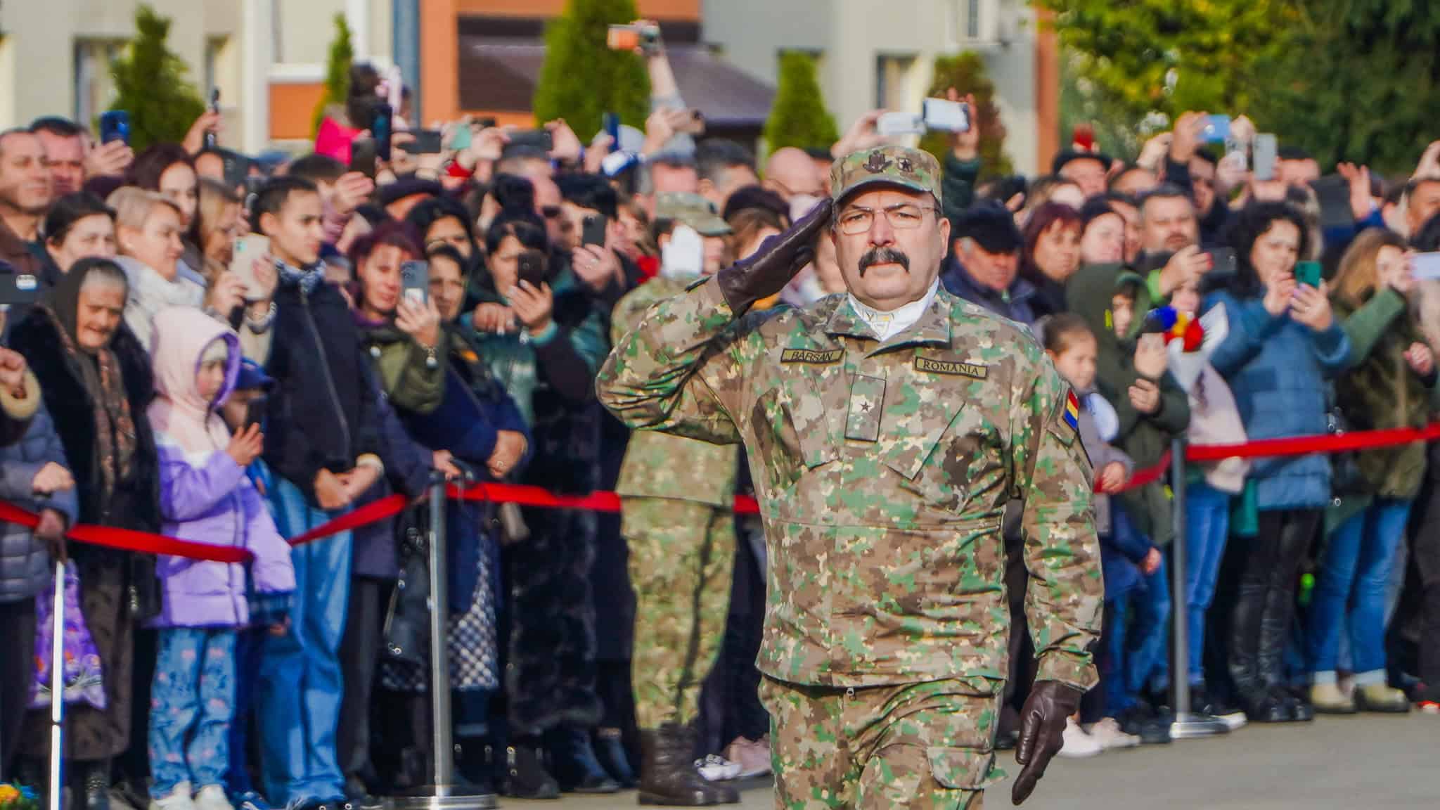 Zi importantă pentru sute de studenți de la AFT Sibiu. Părinții și bunicii, emoționați până la lacrimi (video, foto)