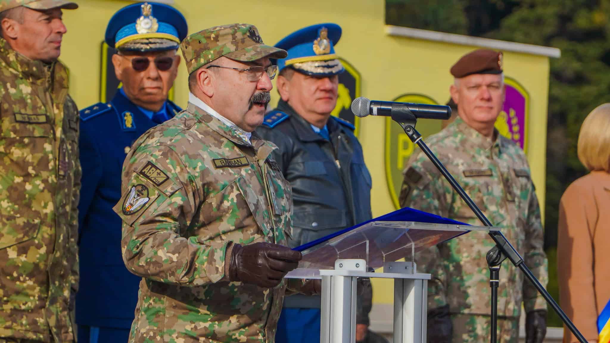 Zi importantă pentru sute de studenți de la AFT Sibiu. Părinții și bunicii, emoționați până la lacrimi (video, foto)