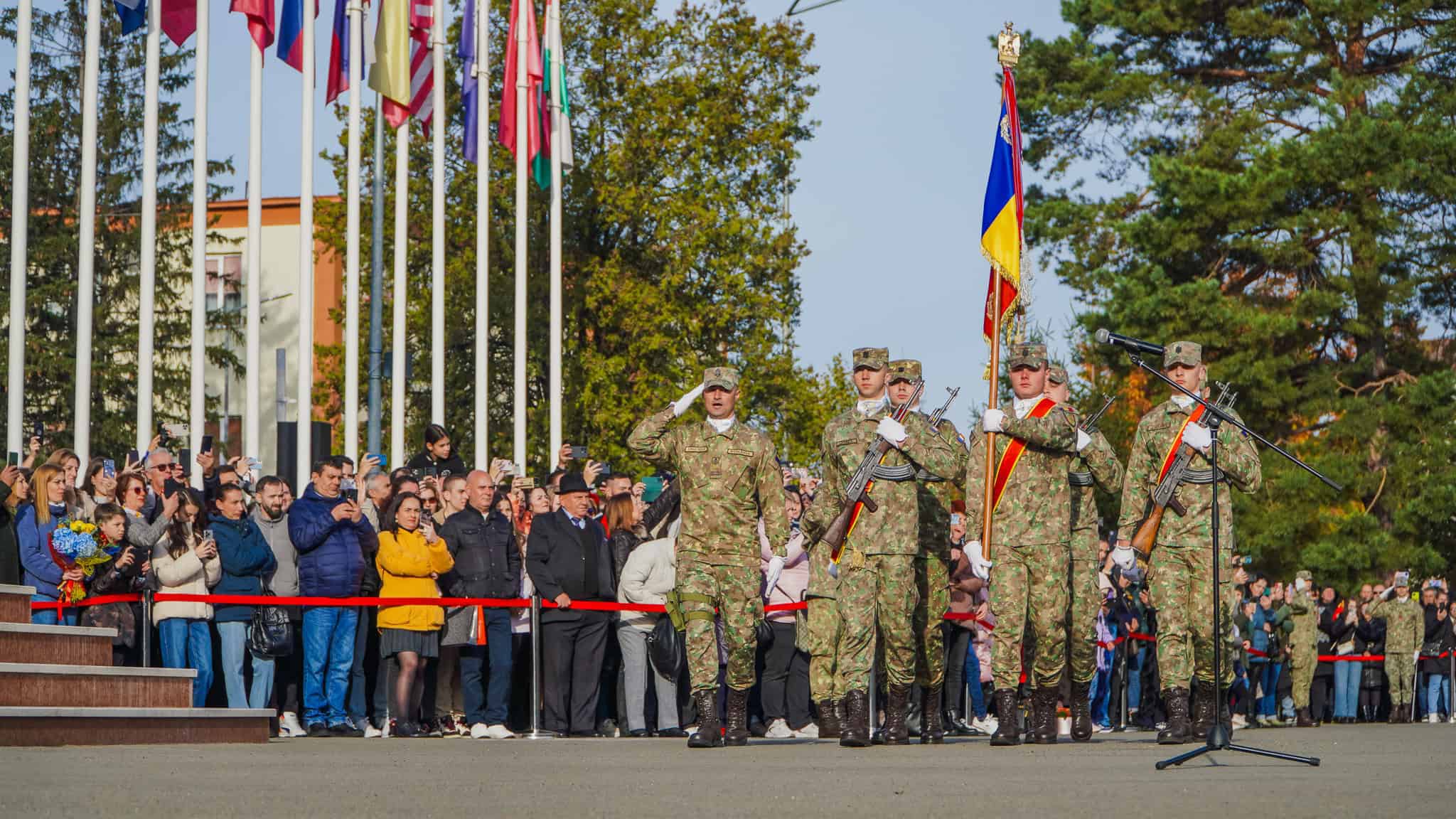 Zi importantă pentru sute de studenți de la AFT Sibiu. Părinții și bunicii, emoționați până la lacrimi (video, foto)