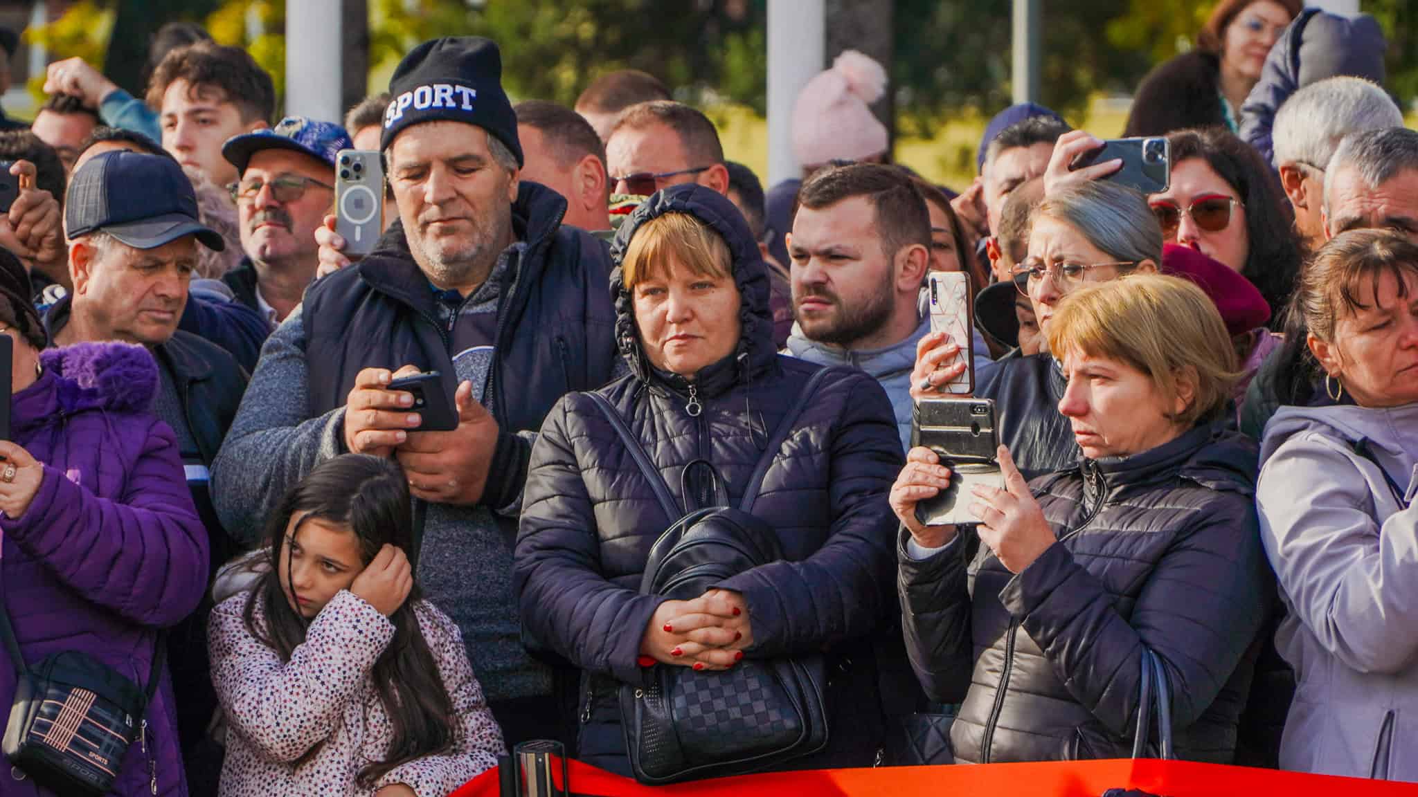 Zi importantă pentru sute de studenți de la AFT Sibiu. Părinții și bunicii, emoționați până la lacrimi (video, foto)