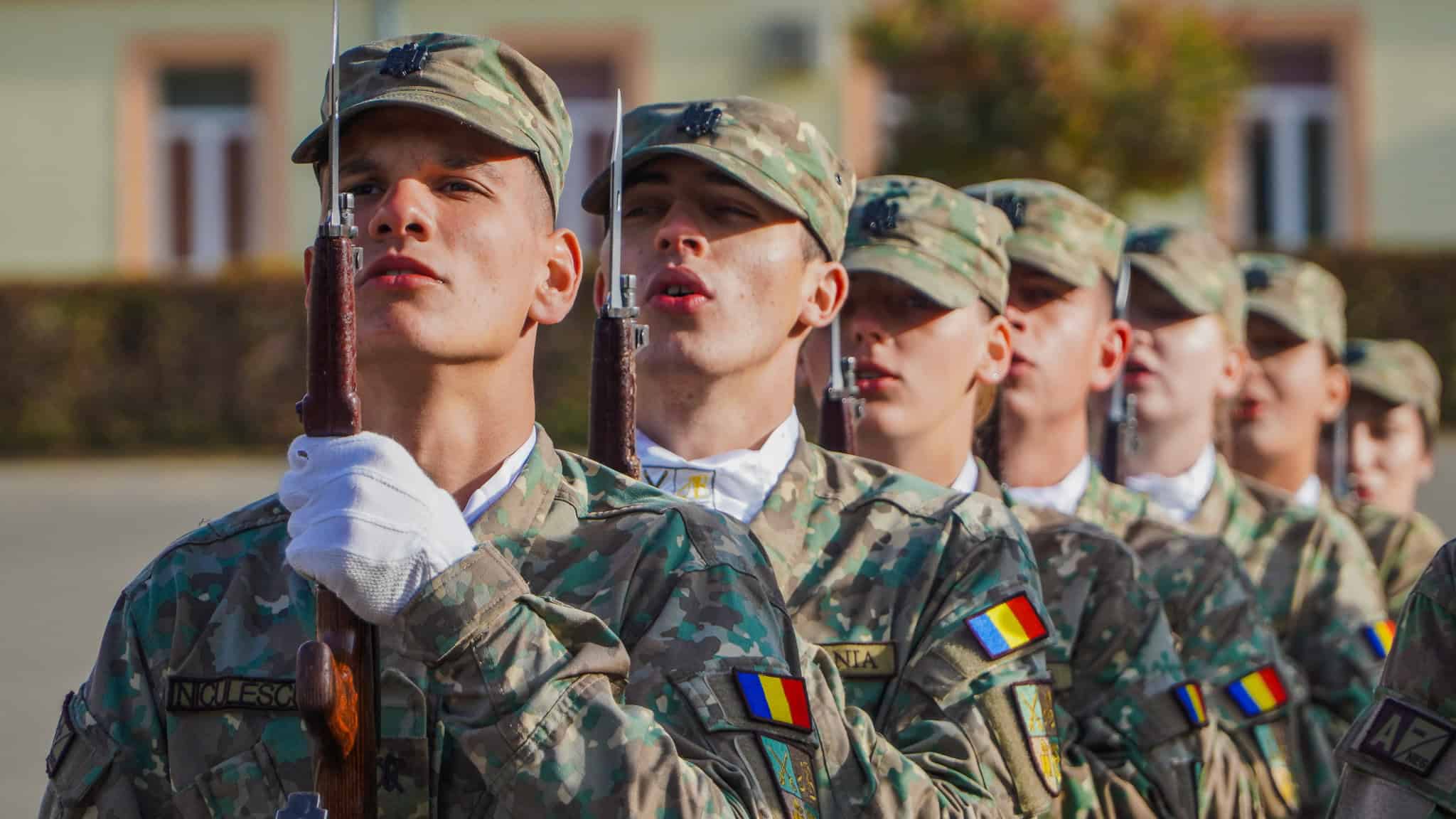 Zi importantă pentru sute de studenți de la AFT Sibiu. Părinții și bunicii, emoționați până la lacrimi (video, foto)