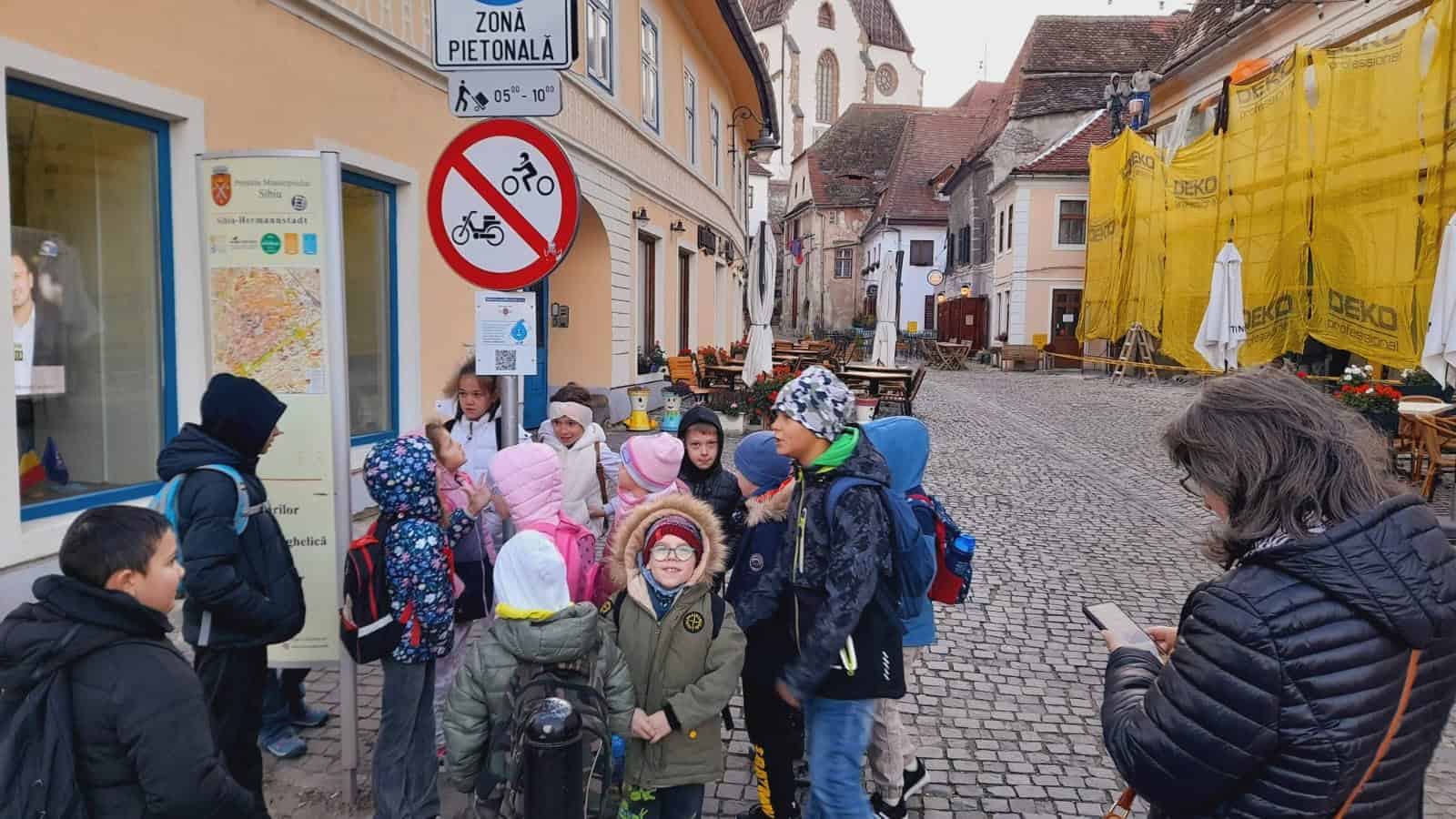 picușor, ghidul celor mici pe ”drumul apei”, traseul turistic al celor de la apă canal sibiu (foto)