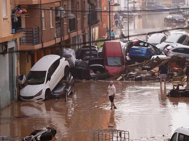 cel puțin 5 români dați dispăruți în urma inundațiilor catastrofale din spania