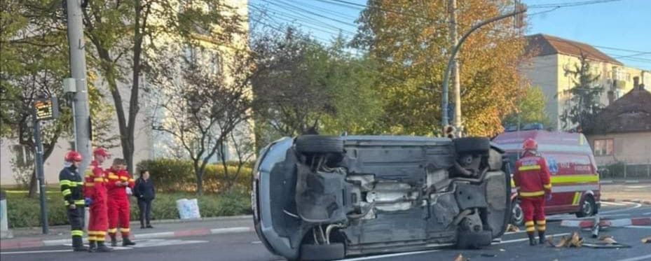 accident spectaculos pe rahovei. un șofer beat criță s-a răsturnat cu mașina (foto)