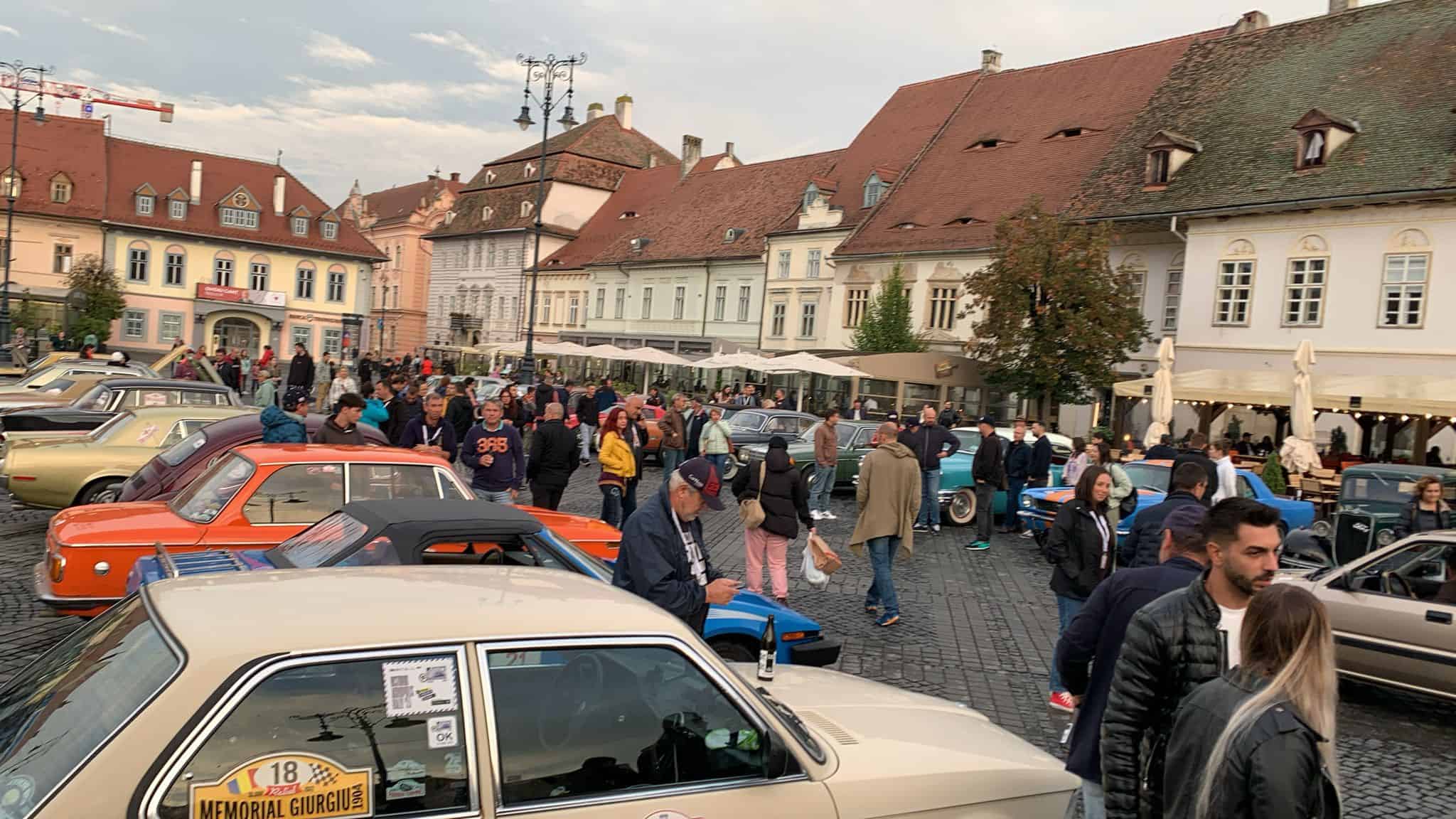 retro parada toamnei de la sibiu, un eveniment de succes în ciuda vremii capricioase (foto)