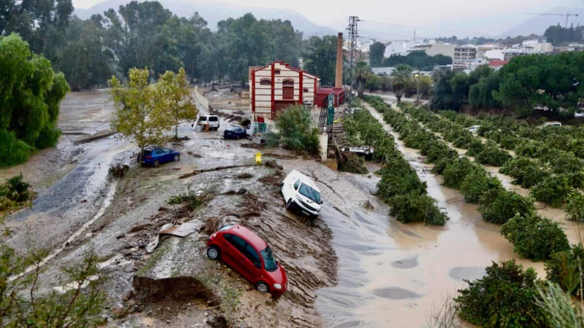 numărul românilor dați dispăruți după inundațiile din spania crește la peste 20. sunt aproape 100 de morți