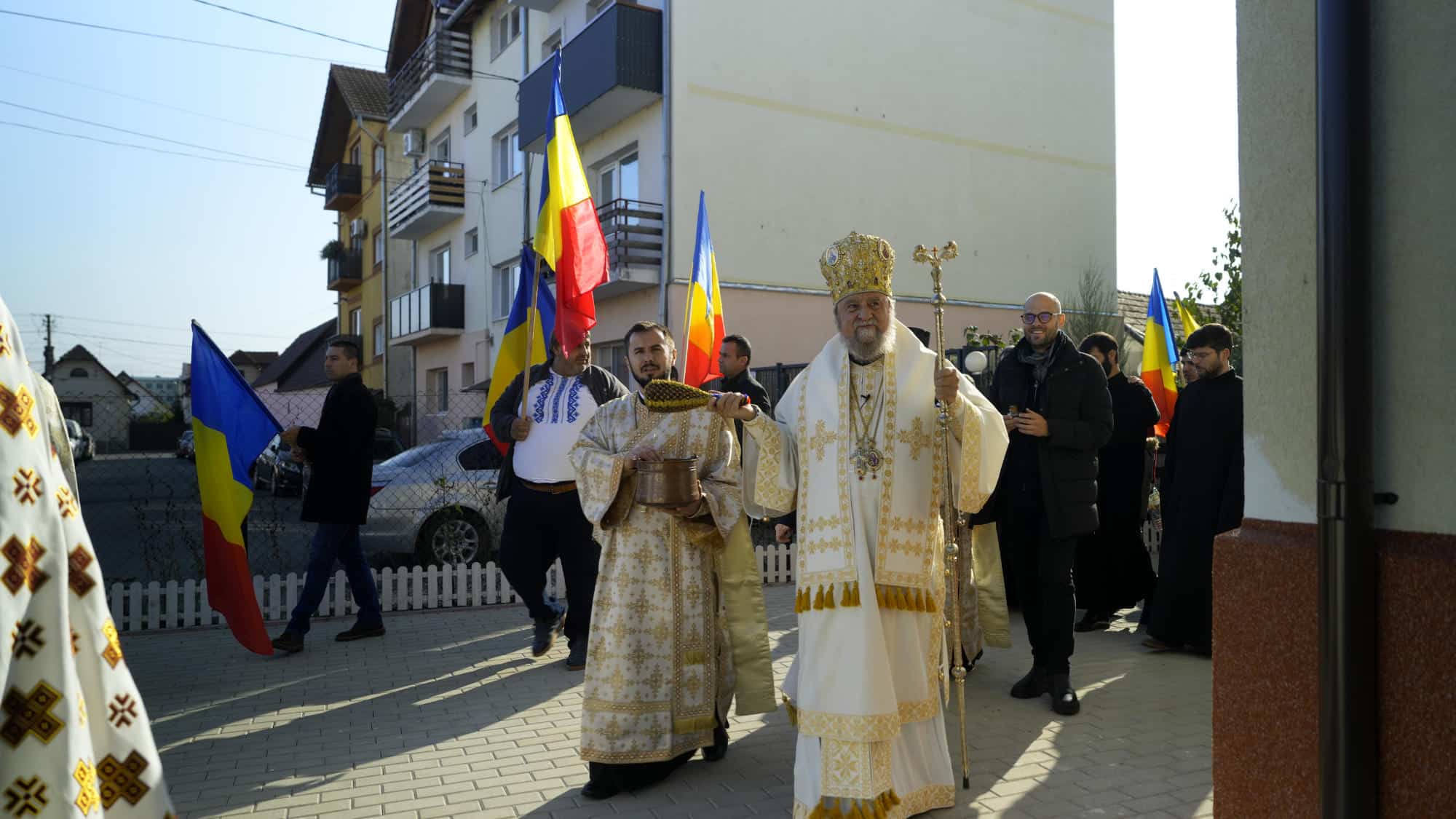 moment emoționant pentru locuitorii din turnișor. sute de credincioși au participat (foto)