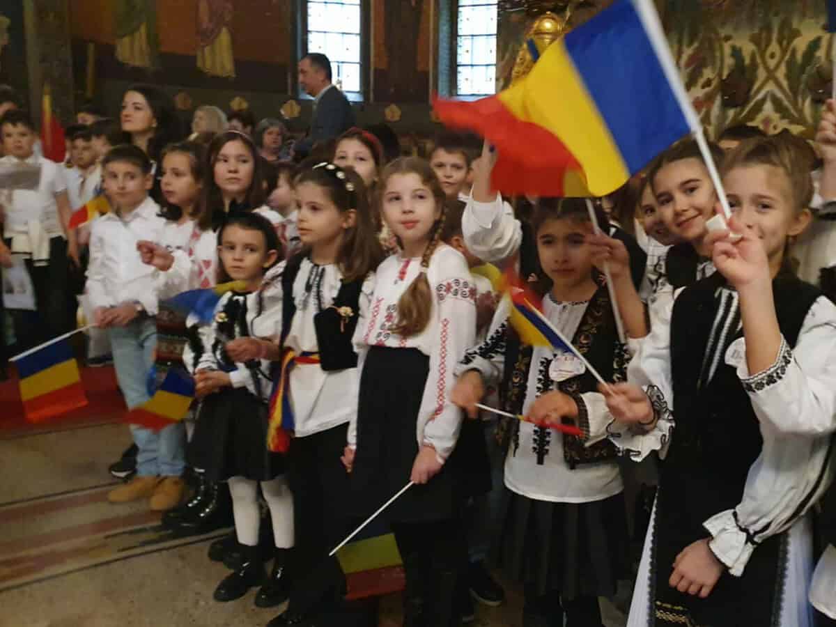 Spectacol emoționant de 1 Decembrie la Catedrala Mitropolitană susținut de 700 de copii de la Colegiul Național ,,Octavian Goga" VIDEO LIVE