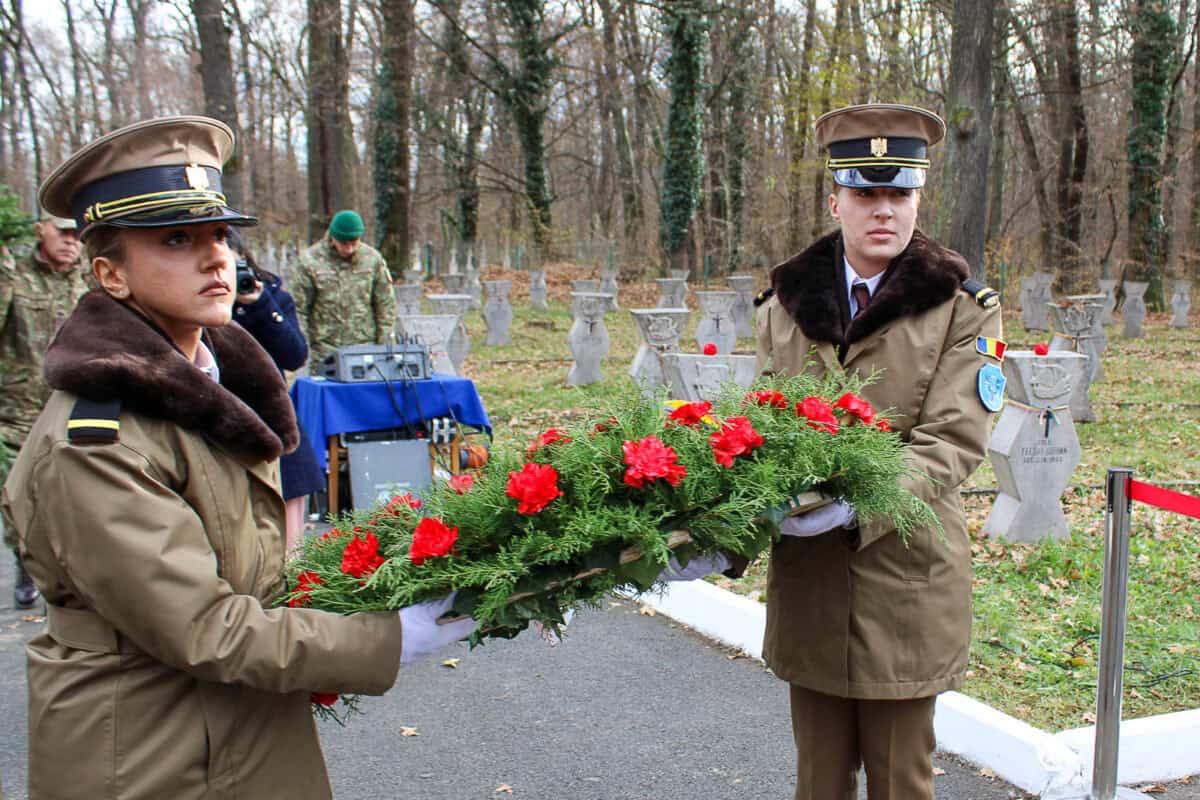 Ceremonie specială la Monumentul Eroilor din Pădurea Dumbrava (foto)