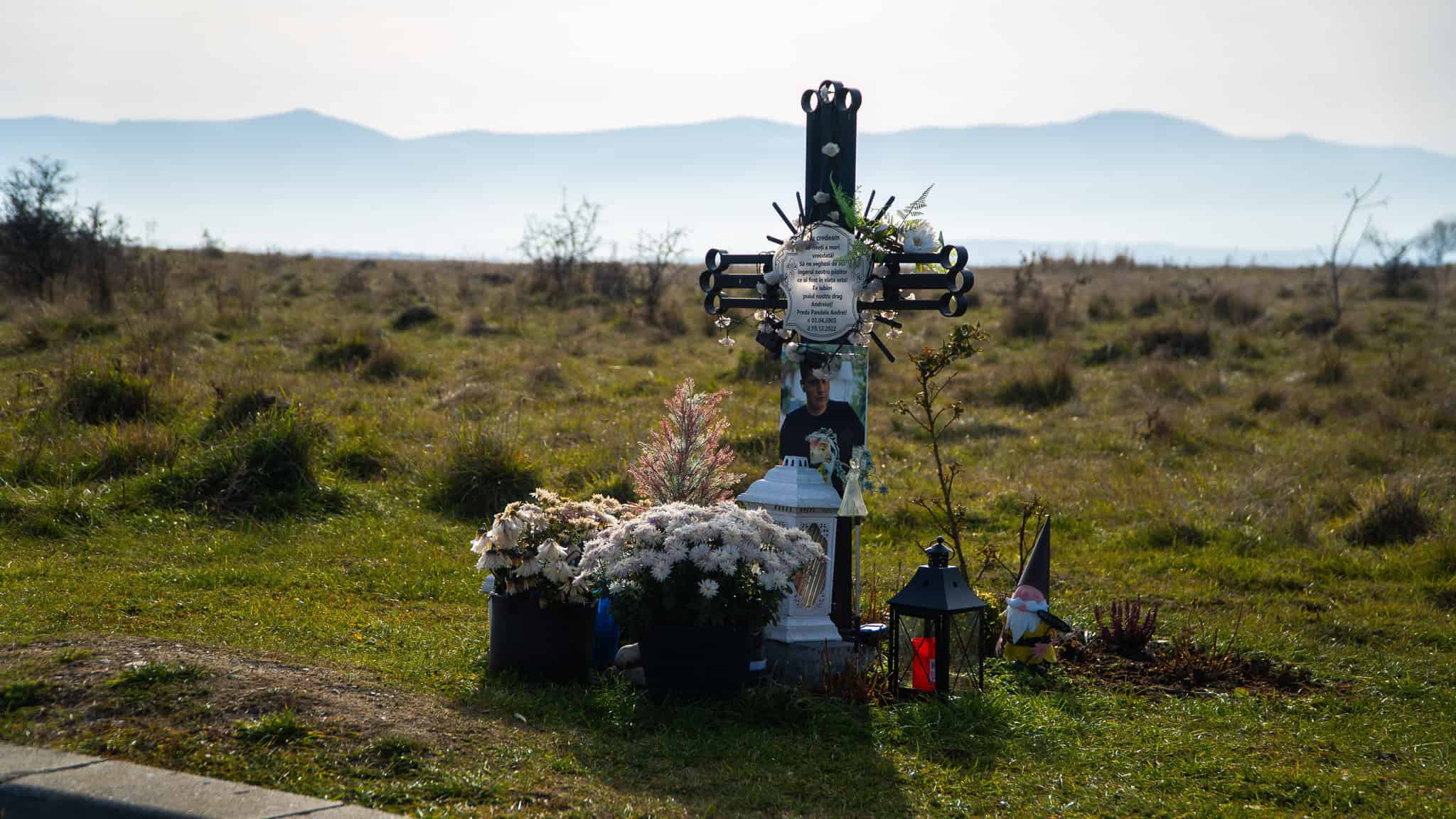 Doi ani de la accidentul mortal de la Dedeman. Camioanele parchează în continuare fără probleme în zonă (video foto)