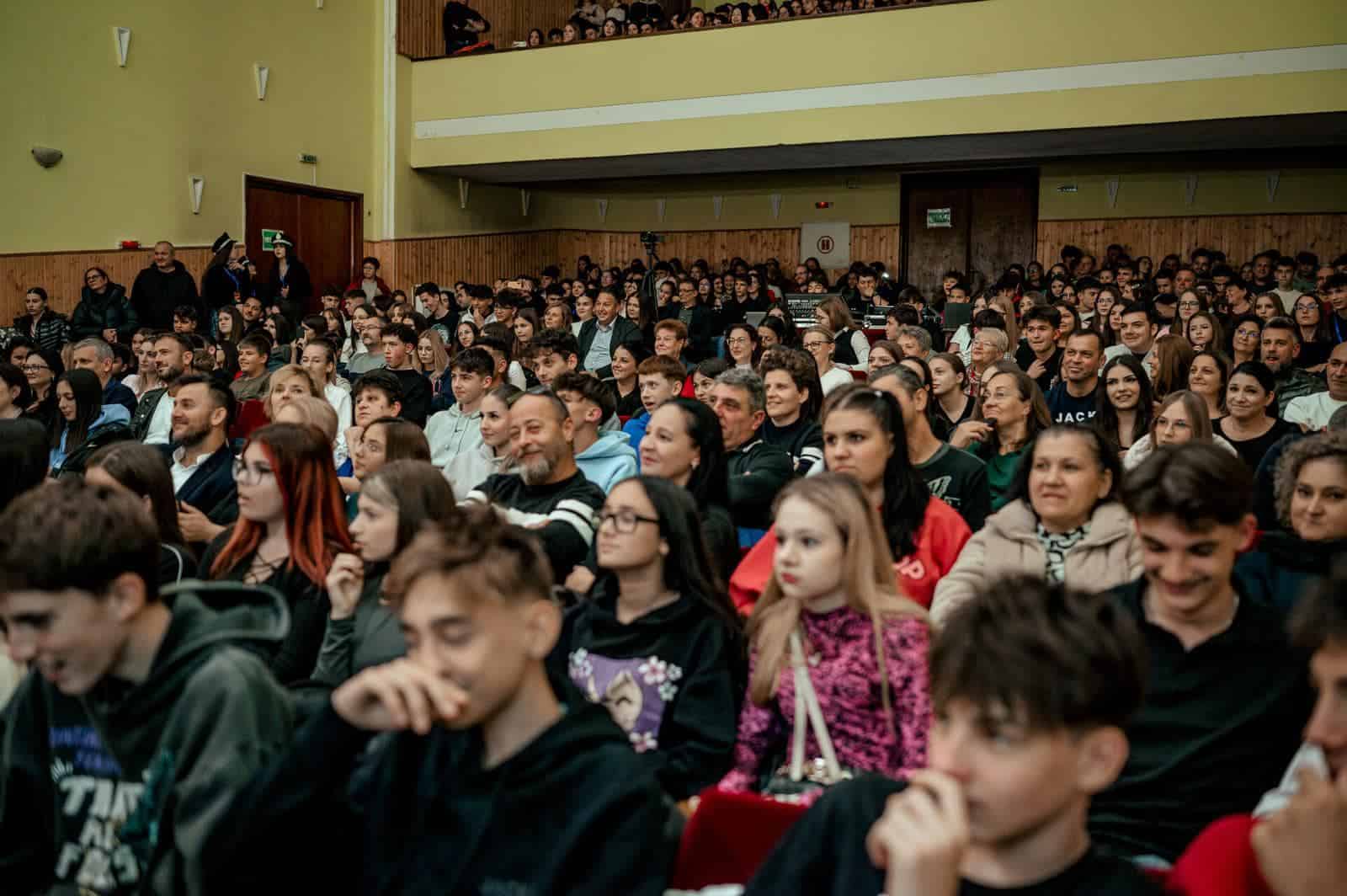 atmosferă ca în filme la balul bobocilor de la sng mediaș. nicole și tudor sunt miss și mister csng 2024 (foto)