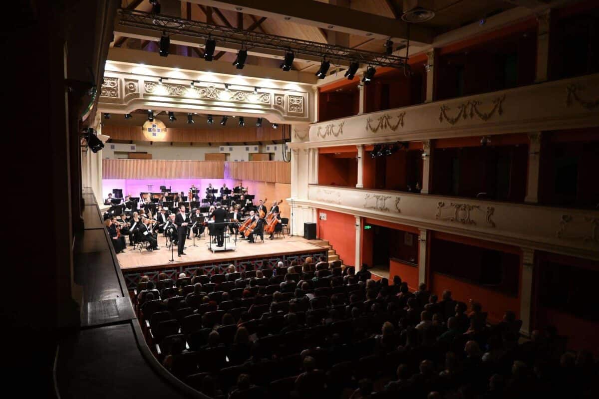 magia ceaikovski la sibiu. nu rata concertul simfonic de la sala thaila