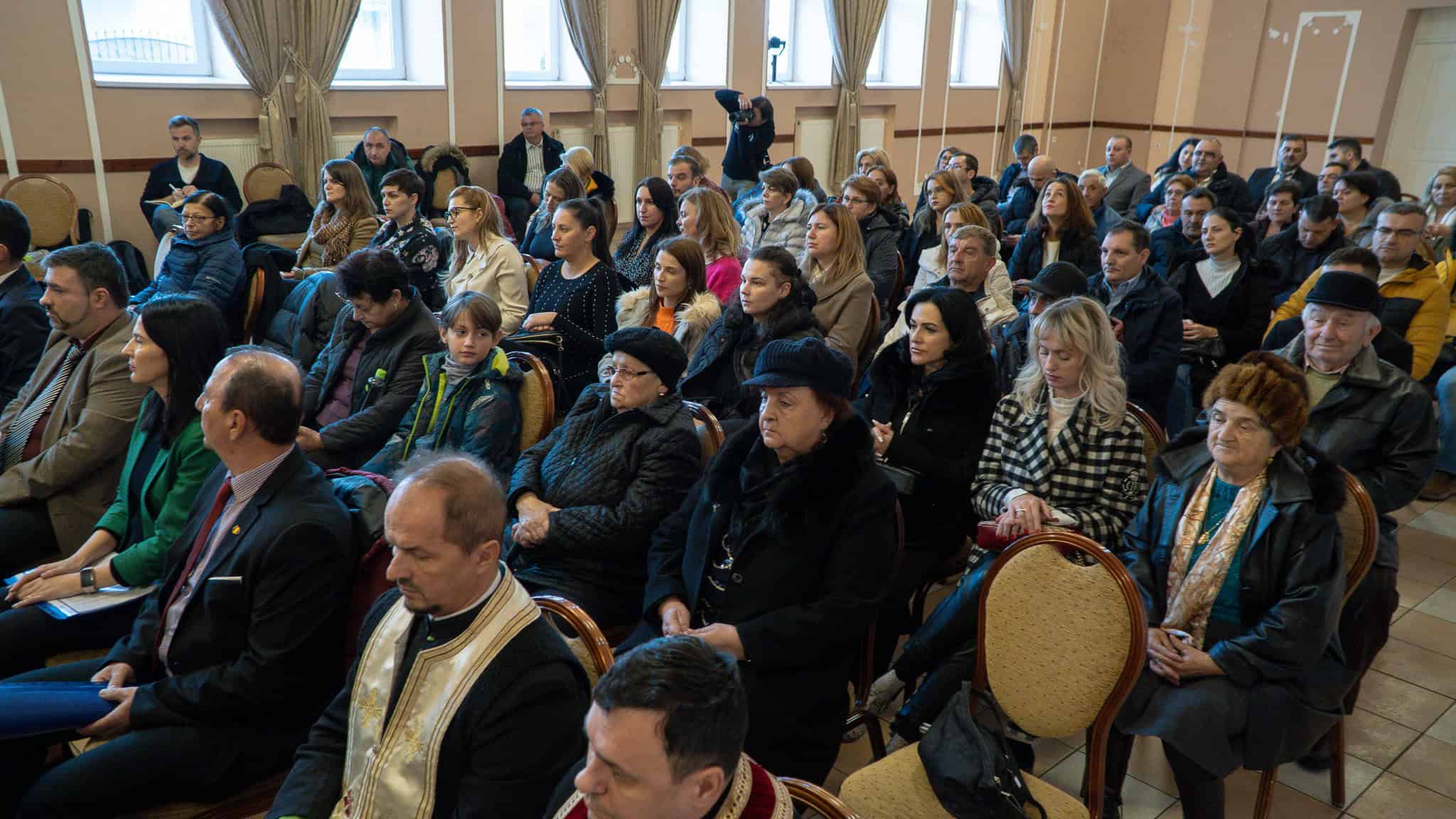 Primarul și consilierii locali din Șelimbăr au depus jurământul. Marius Grecu a recitat o poezie (video, foto)