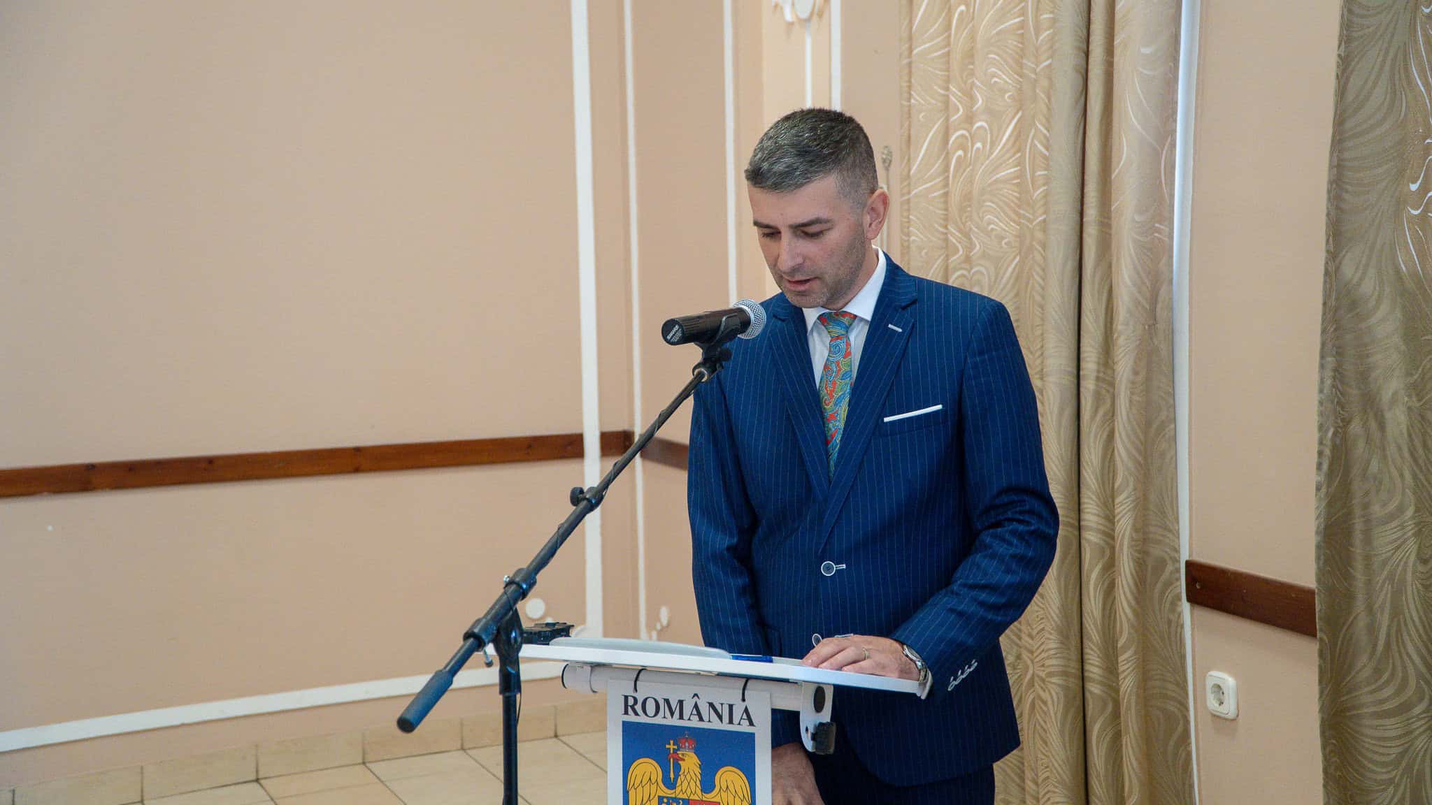 Primarul și consilierii locali din Șelimbăr au depus jurământul. Marius Grecu a recitat o poezie (video, foto)