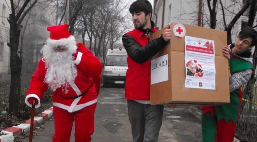 Cât mai costă să închiriezi un Moș Crăciun la Sibiu. Puteți lua unul și de la Crucea Roșie