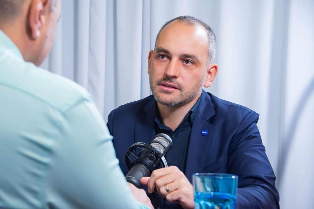 Liderul USR Sibiu explică de ce candidează pentru funcția de deputat. Echert: „Suntem oameni cu școli făcute la timp” (video)