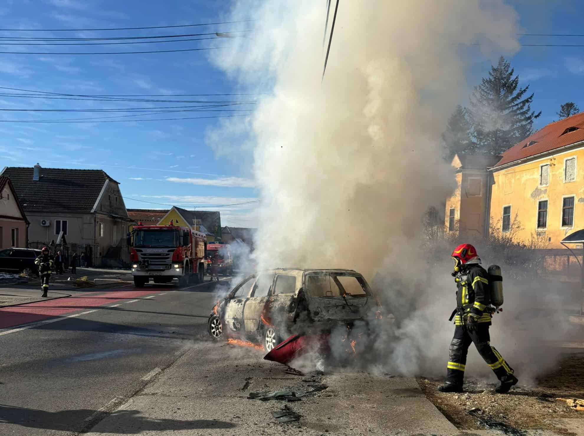 Ford făcut scrum în urma unui incendiu la Șura Mare (video, foto)