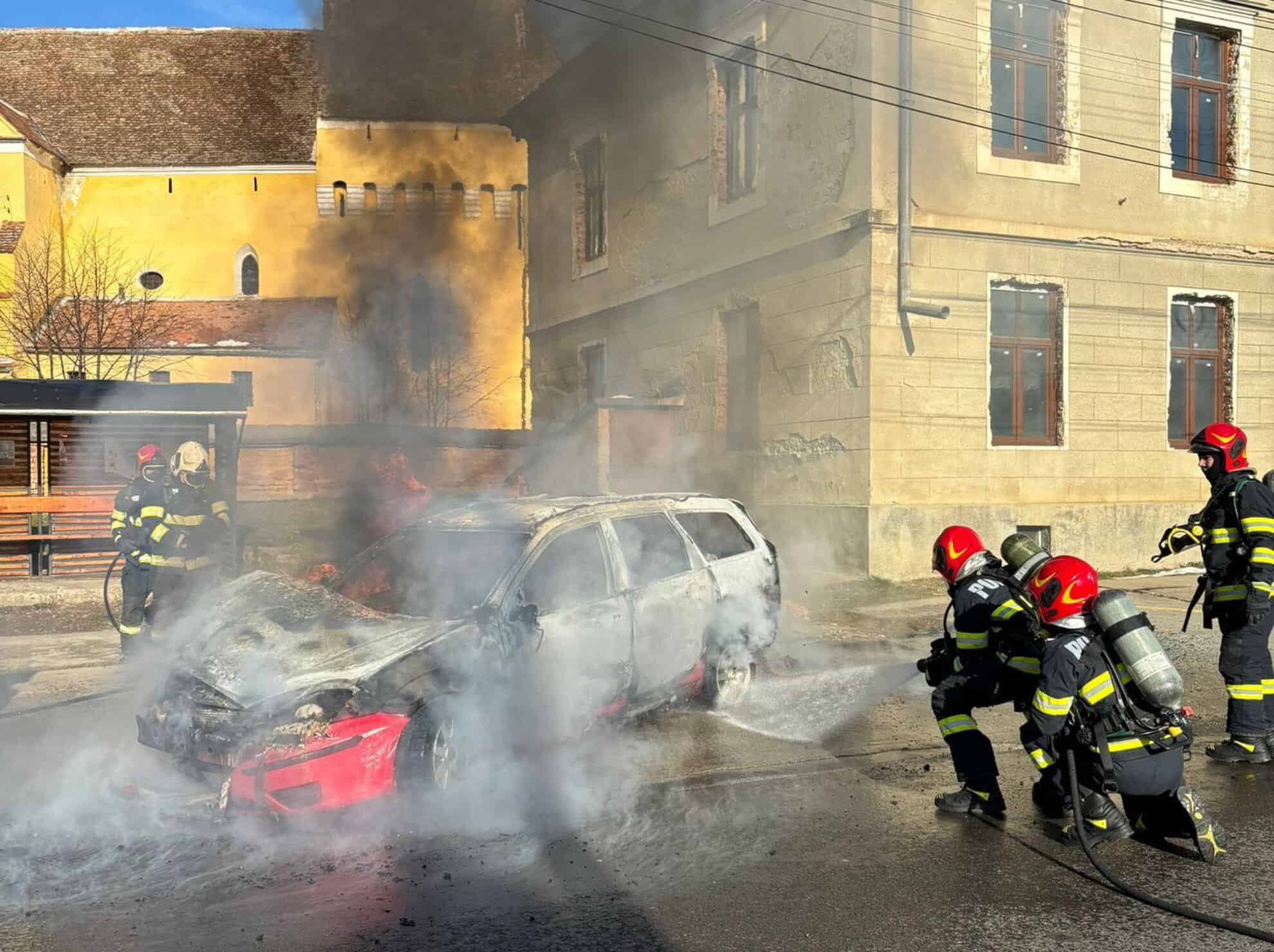 Ford făcut scrum în urma unui incendiu la Șura Mare (video, foto)