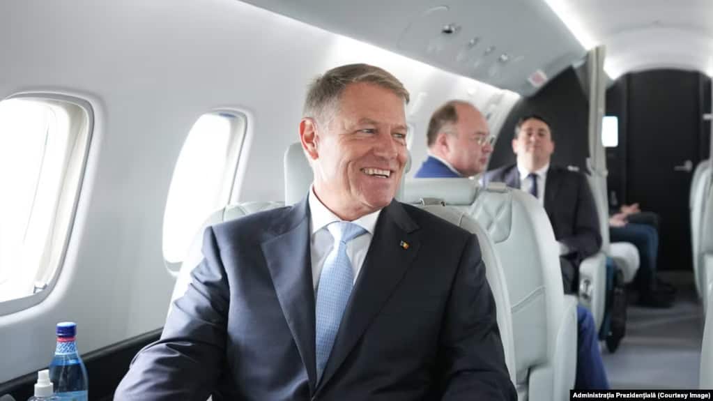 iohannis a decolat de la sibiu spre budapesta. cu un avion privat, din nou