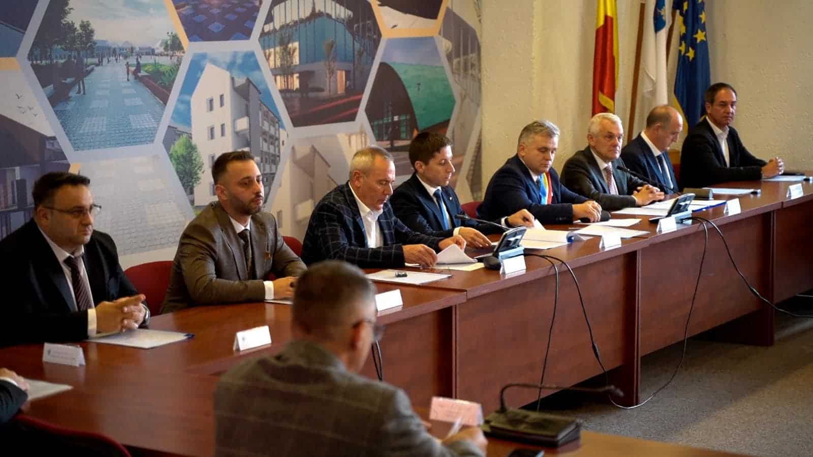 Gheorghe Roman a preluat noul mandat de primar al Mediașului. 13 consilieri locali au depus jurământul (foto)