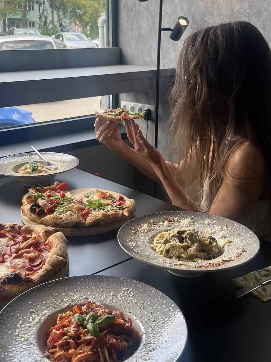 s-a deschis pizzeria ava, cel mai nou restaurant cu delicii italienești din sibiu