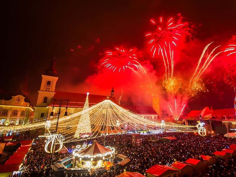 Concerte de Revelion în marile orașe. La Sibiu cântă Bosquito, 3 Sud Est merg la Arad, iar la Craiova sunt ”Lupii lui Calancea”