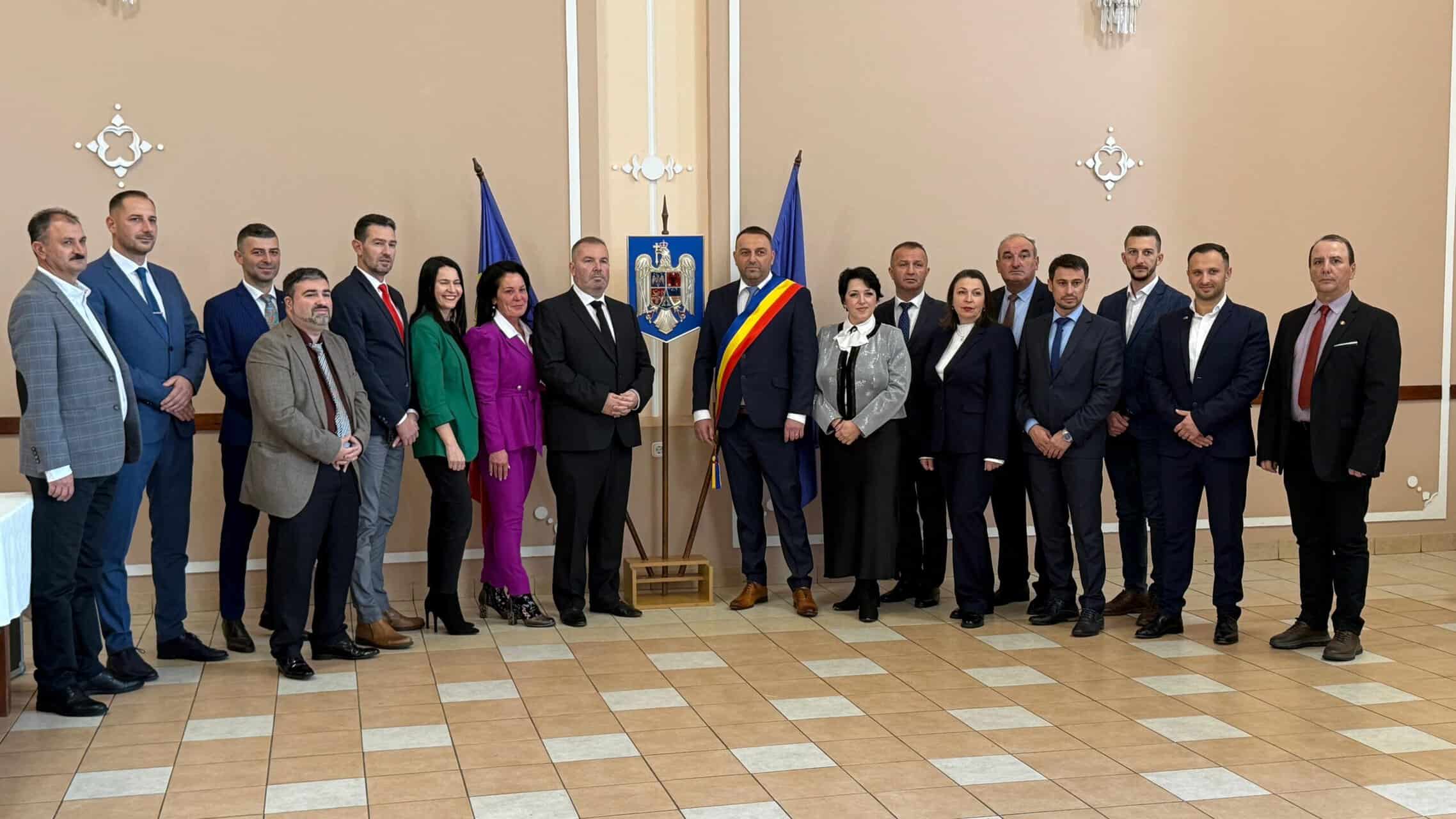 Primarul și consilierii locali din Șelimbăr au depus jurământul. Marius Grecu a recitat o poezie (video, foto)