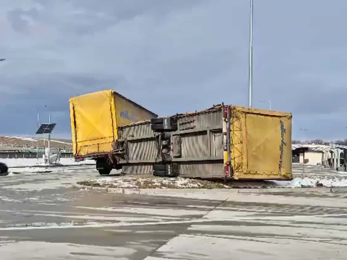 Vânt de 140 de kilometri pe oră, pe autostrada Sibiu - Boița. Este record pentru județul Sibiu