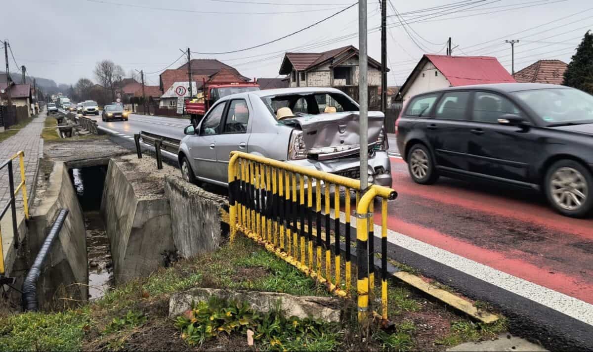 Accident pe DN7 la Bujoreni. Trafic îngreunat pe sensul către Sibiu (update)