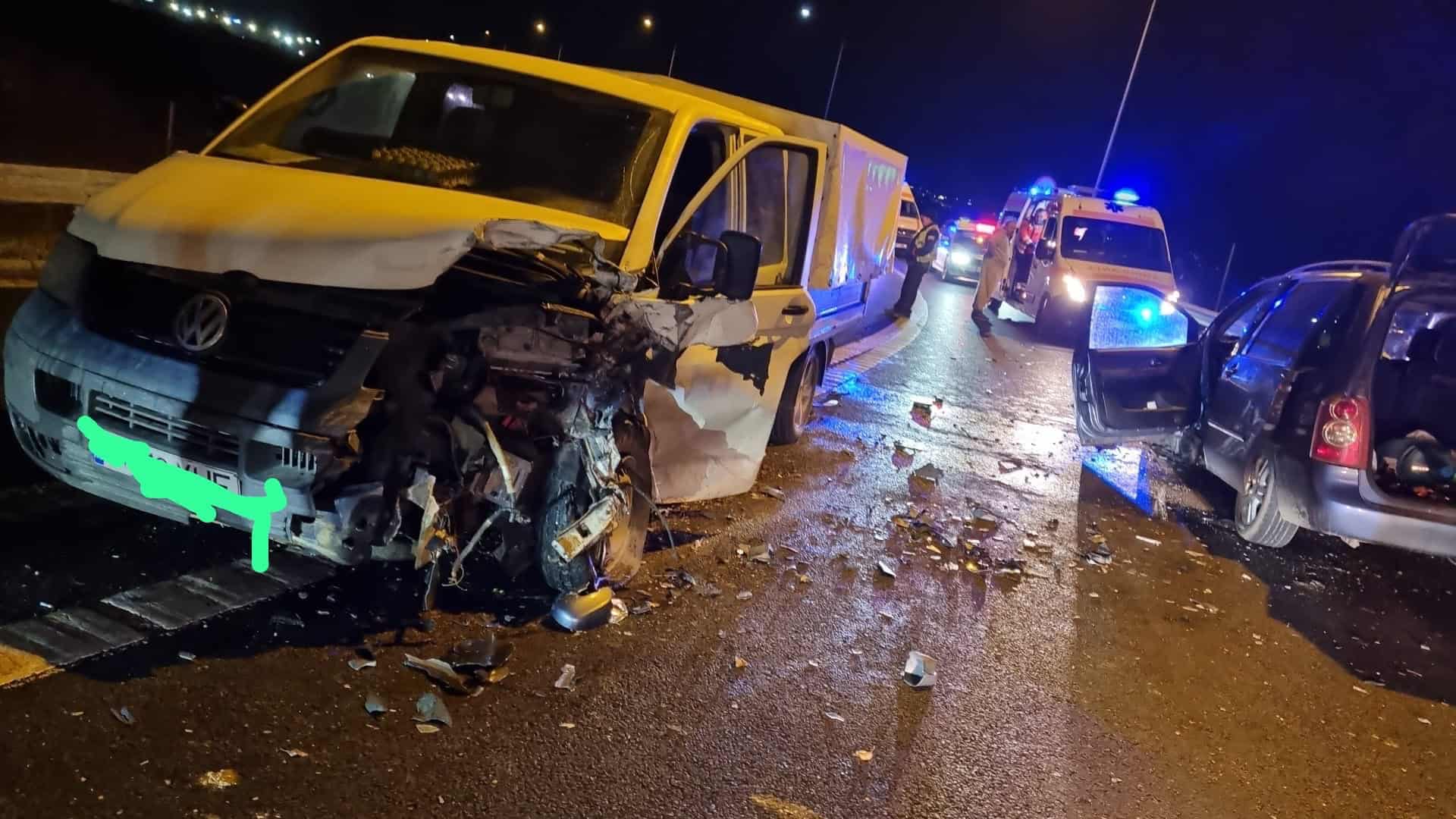 Accident cu 2 răniți pe breteaua de acces pe autostrada A1 la Sibiu provocat de un șofer kamikaze