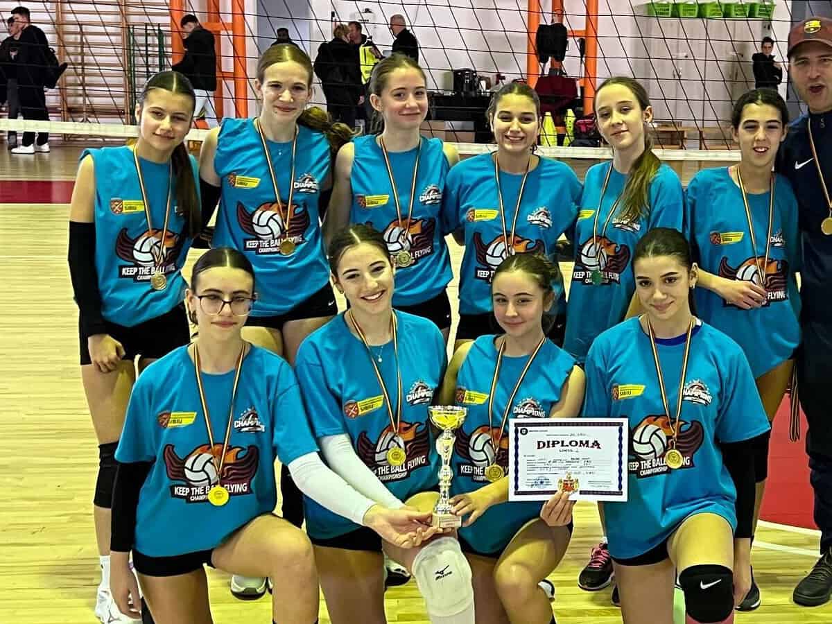 Școala I. L. Caragiale are cea mai bună echipă de volei din județul Sibiu. A triumfat la Olimpiada Sportului Școlar (video foto)