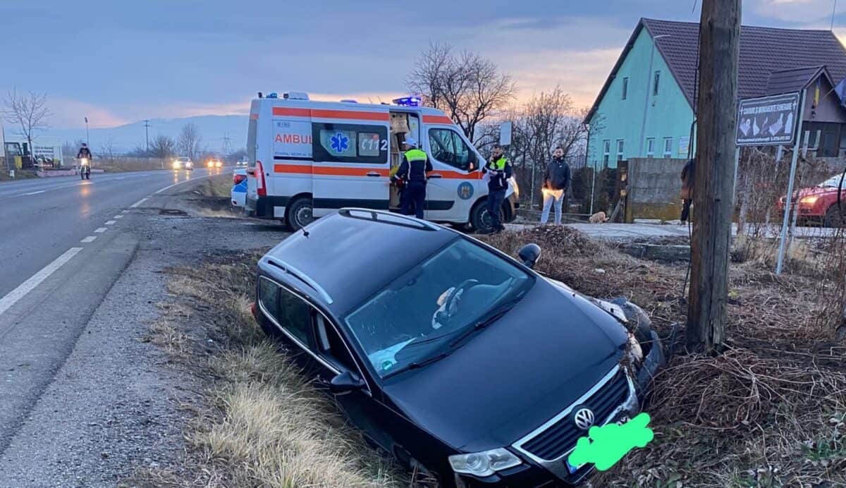 Accident la ieșirea din Sibiu. Un șofer neatent a lovit o mașină aflată în depășire