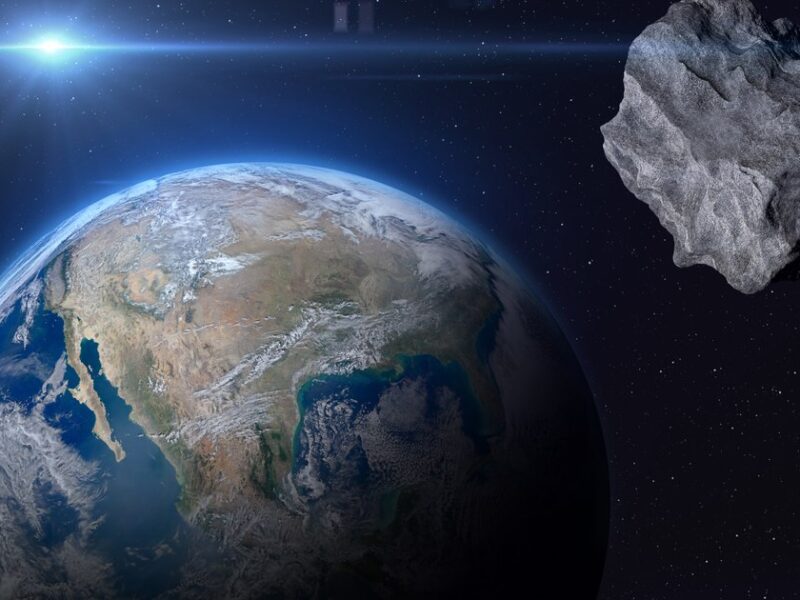 Un cercetător român avertizează. Un asteroid ar putea lovi Pământul