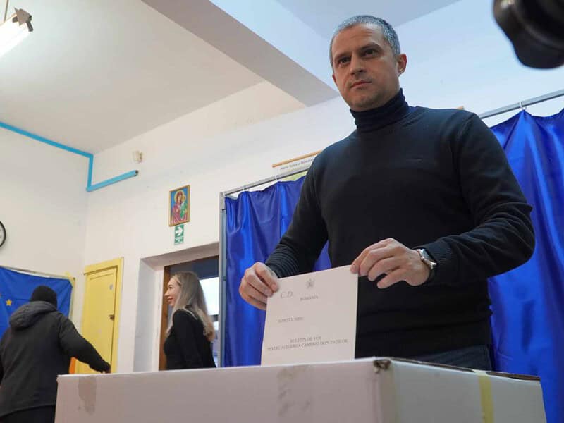 Șeful PSD Sibiu a votat. Bogdan Trif îi îndeamnă pe români să rămână uniți (video)