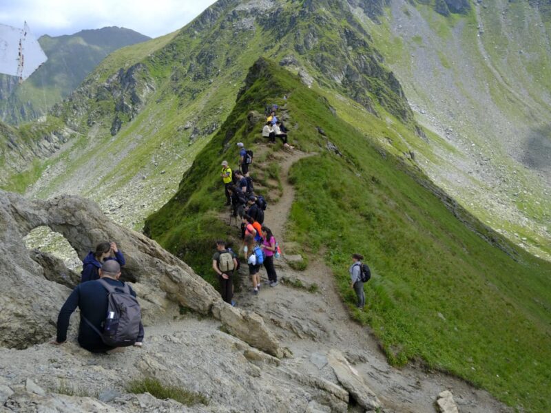 Fosta graniță de imperiu transformată în atracție turistică în Munții Sibiului. Ați auzit de „La trei pași de moarte”? (foto)