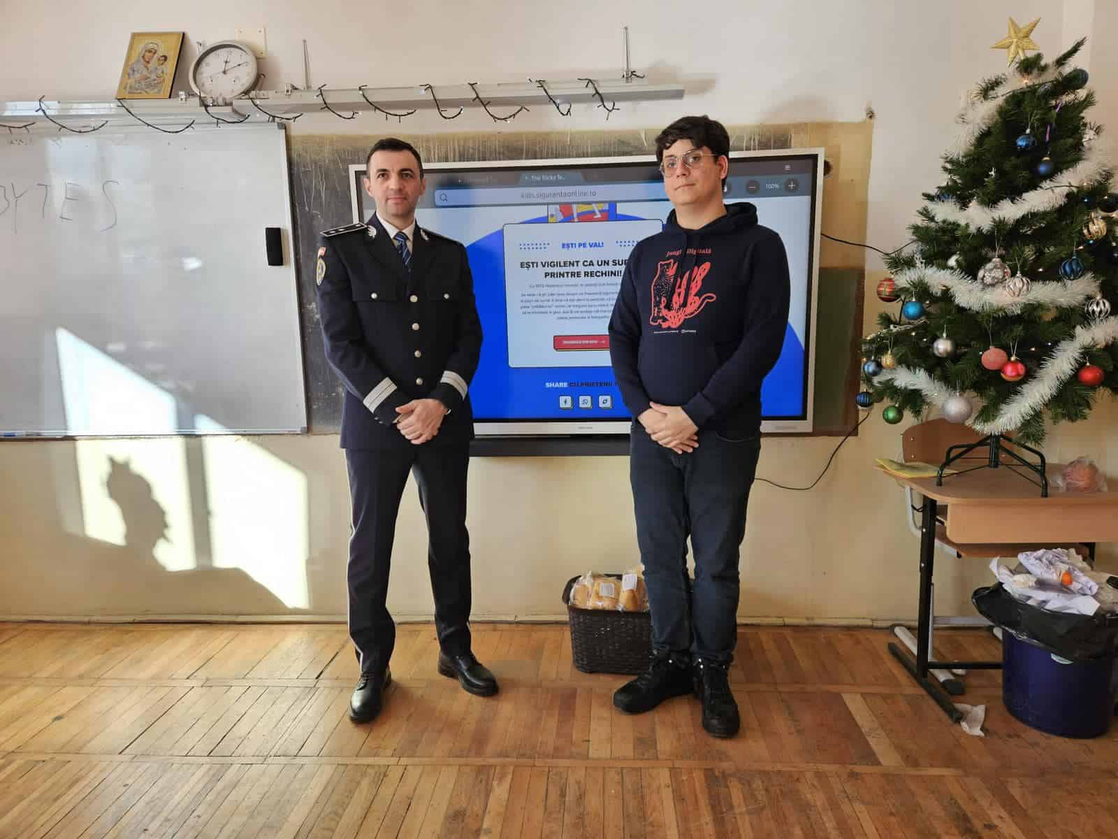 Riscuri și soluții pentru „jungla digitală” dezbătute pe înțelesul tuturor la Sibiu. Sute de elevi și părinți prezenți la eveniment (video)