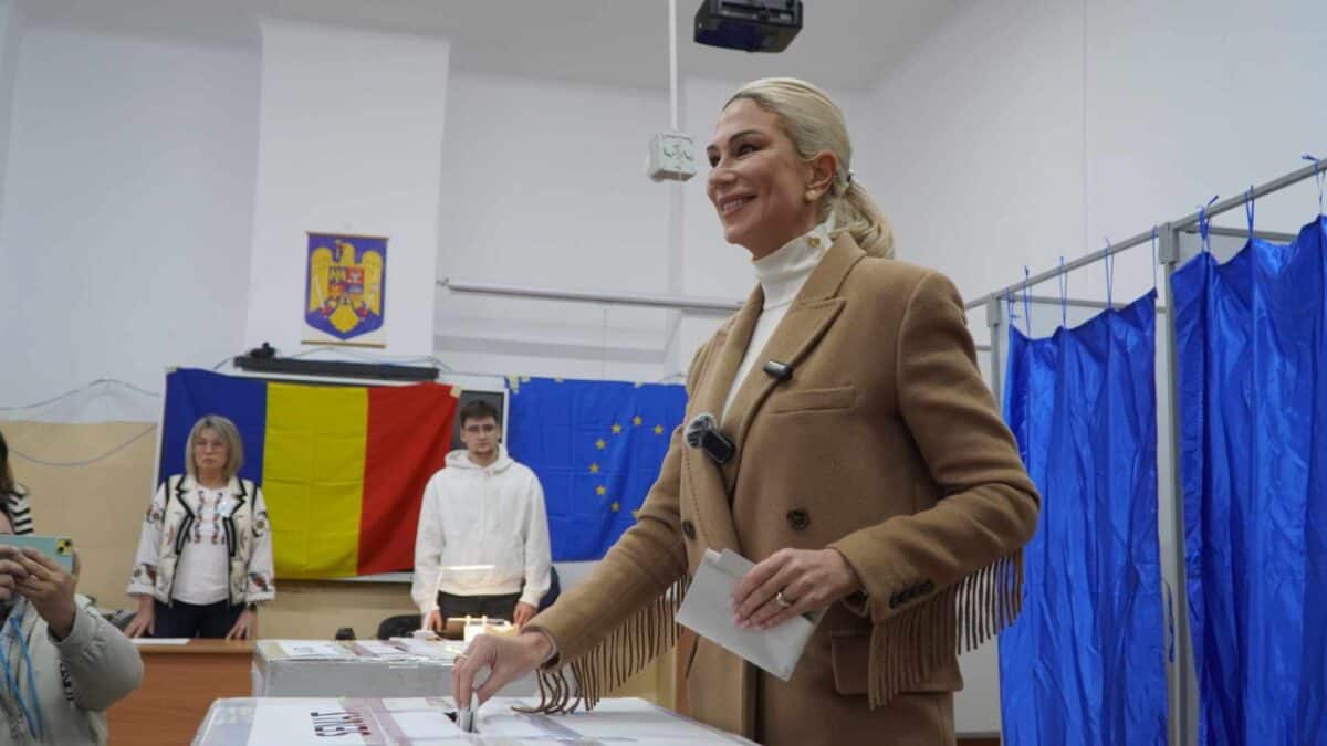 Raluca Turcan a votat dis de dimineață la Sibiu. „ Puterea este în mâinile românilor” (foto video)