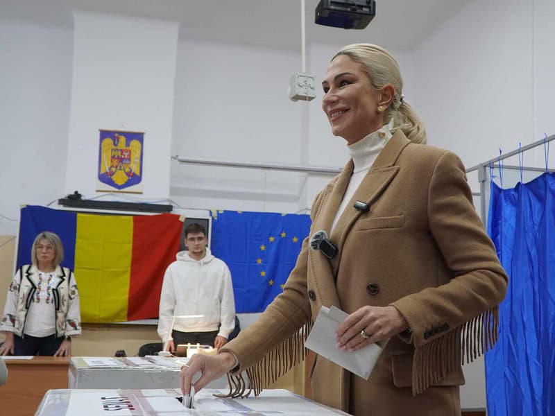 Raluca Turcan a votat dis de dimineață la Sibiu. „ Puterea este în mâinile românilor” (foto video)