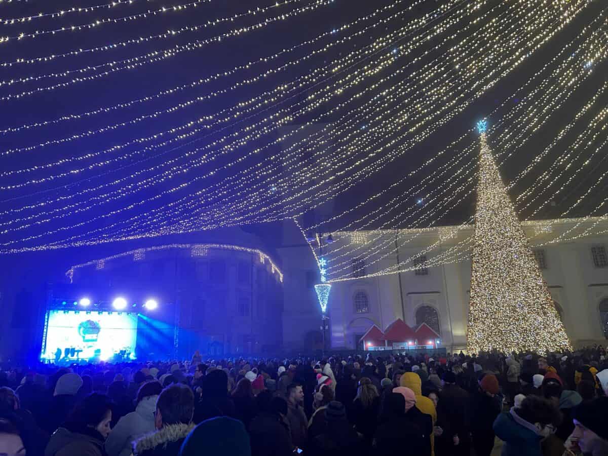 Revelion 2025 în Piața Mare. Mii de oameni au venit la concertele din centrul Sibiului (foto, video)