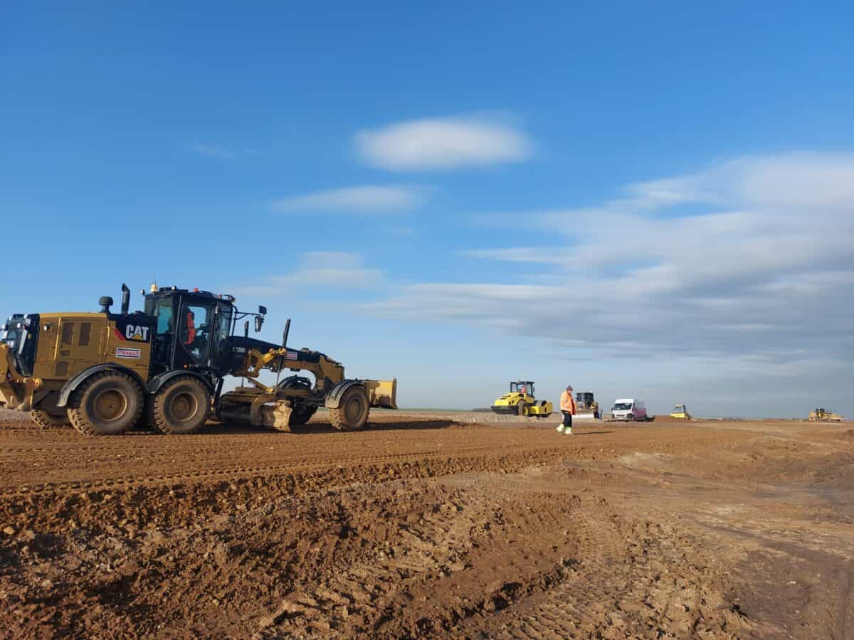 Se construieste un nou nod rutier pe autostrada Sibiu - Nădlac. Lucrările sunt finalizate în proporție de 40 la sută (foto)