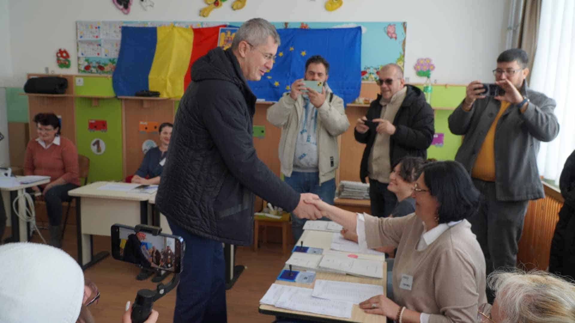 Cibu și Echert, mesaj de mobilizare către sibieni în ziua votului. A votat la Sibiu și europarlamentarul Dan Barna (foto video)