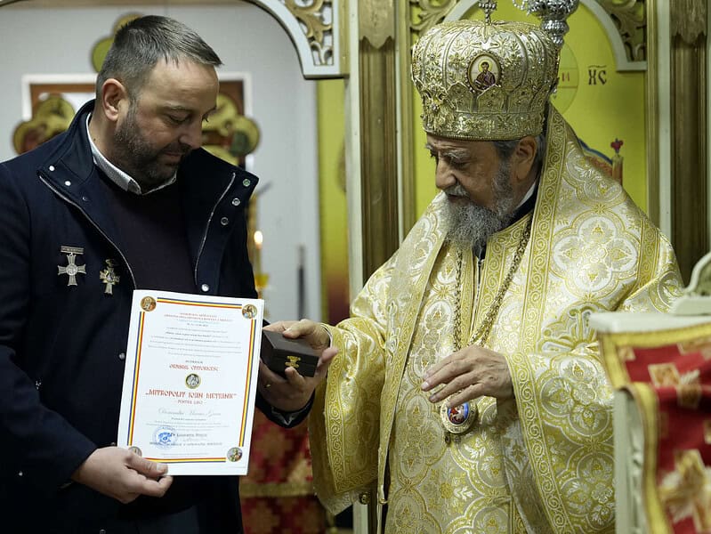 Liturghie arhierescă la Șelimbăr. Primarul Marius Grecu a primit Ordinul Ctitoricesc pentru laici de la Mitropolitul Ardealului (foto)