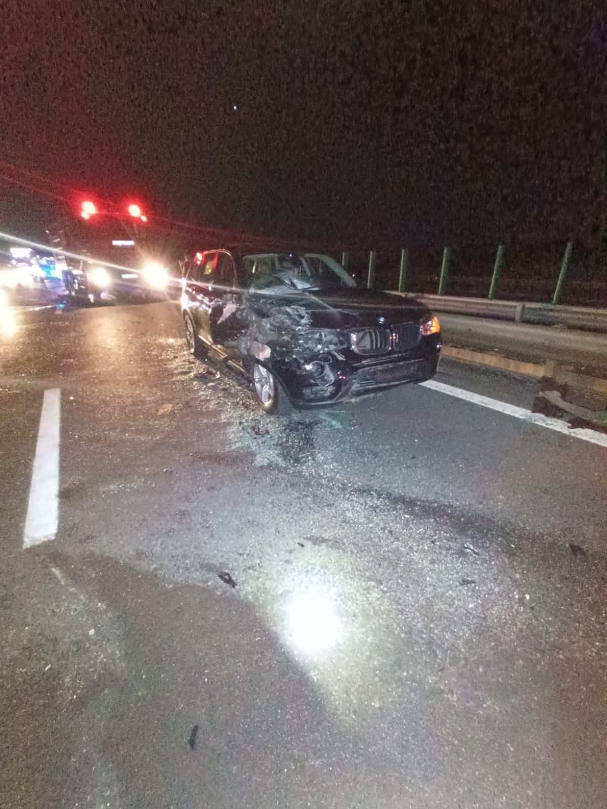 Accident grav pe autostrada A1, Sibiu - Sebeș. Cel puțin 12 persoane implicate din care două duse la spital (foto)