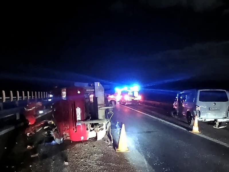 Accident grav pe autostrada A1, Sibiu - Sebeș. Cel puțin 12 persoane implicate din care două duse la spital (foto)