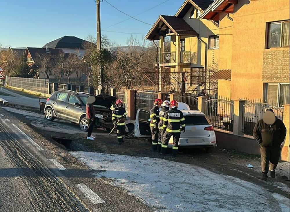 Accident pe DN7, între Sibiu și Vâlcea. O femeie a ajuns la spital