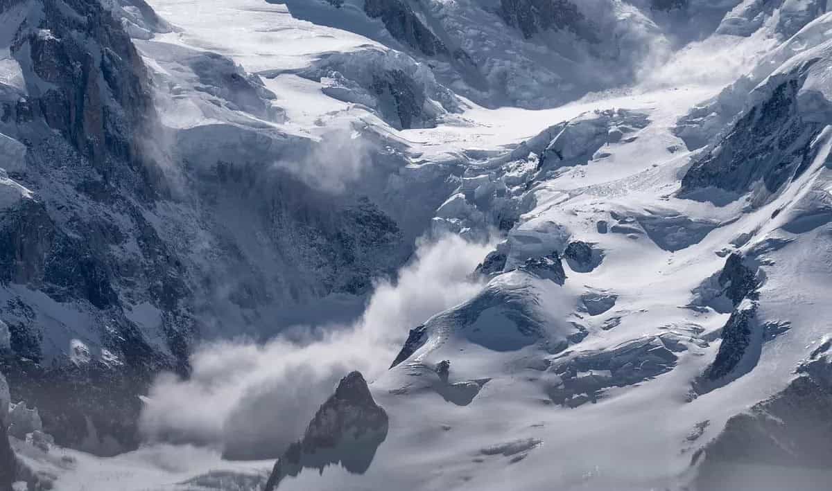 Cinci schiori uciși de avalanșe în Munții Alpi