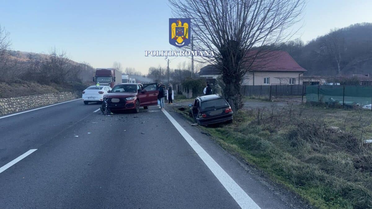 Accident între două mașini pe DN7 între Rm. Vâlcea și Sibiu